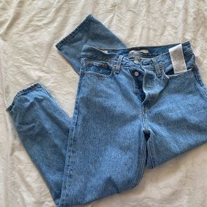 Levi’s Wedgie Straight Jeans EUC